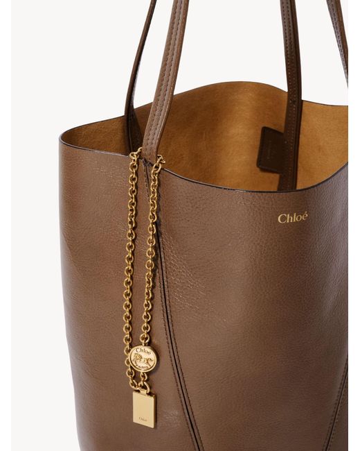 Chloé Brown Chloé Spin Charm Detailed Tote Bag