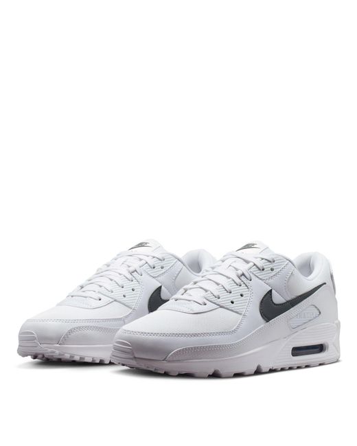 Nike White Solid Color Low Top Trainers for men