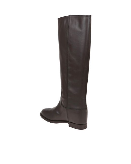 Via Roma 15 Brown V Plaque Round Toe Boots