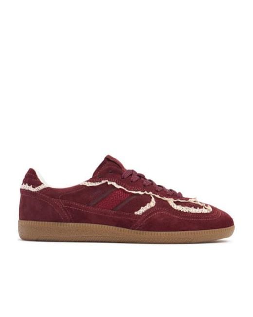 Alohas Red Round-Toe Lace-Up Sneakers