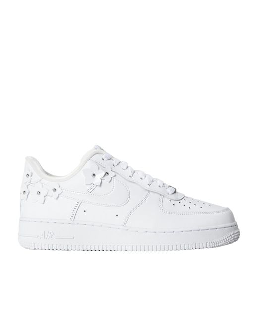 Nike White Solid Color Sneakers