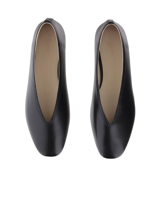 Le Monde Beryl Black Tapered Toe Leather Flat Shoes