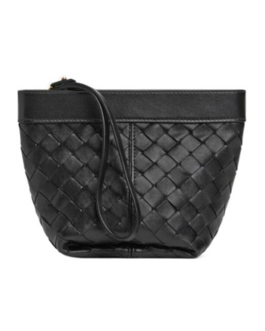 サンダル・ミュール Bottega Veneta POUCH FLIP FLAP SMALL PRISM Buy Bottega Veneta Black Small Flip Flap Prism Pouch in