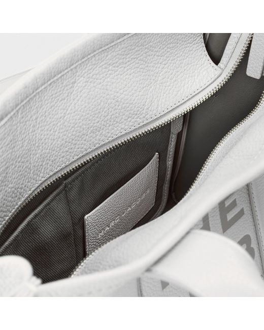 Marc Jacobs White Stylish And Versatile Tote Bag