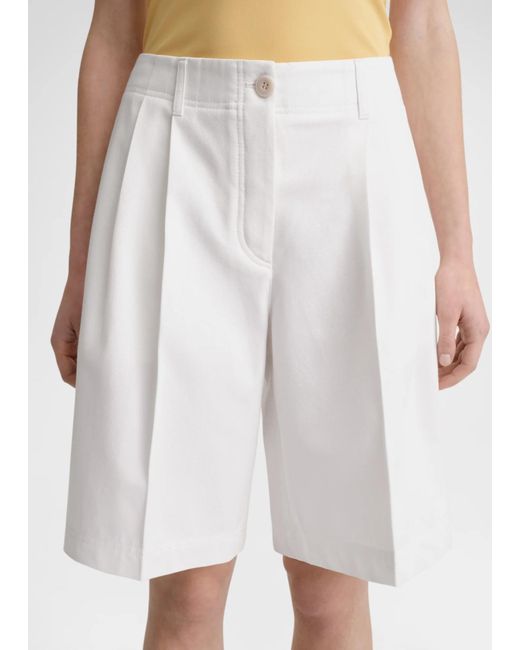 Totême White Totême Twill Pleated Bermuda Shorts
