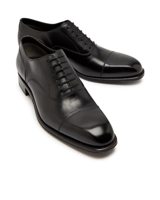 Tom Ford Black Round Toe Lace-Up Shoes for men