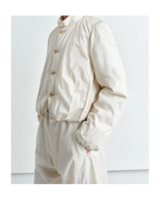 【関税込み】LEMAIRE オフホワイト Wadded ボンバージャケット Lemaire Wadded Collarless Bomber Jacket in White | Lyst