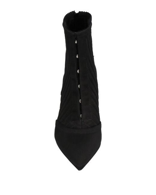 Dolce & Gabbana Black Solid Color Pointed-Toe Ankle Boots