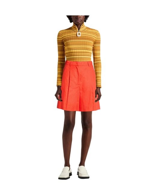 Weekend by Maxmara Red Minimal Solid Shorts