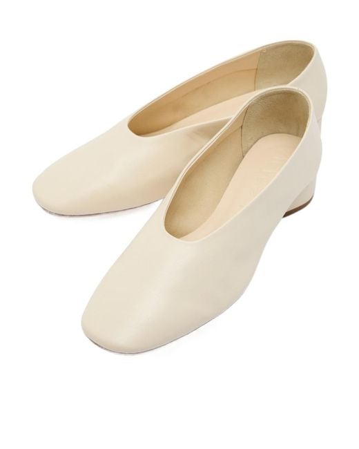 Aeyde Natural Leather Pumps