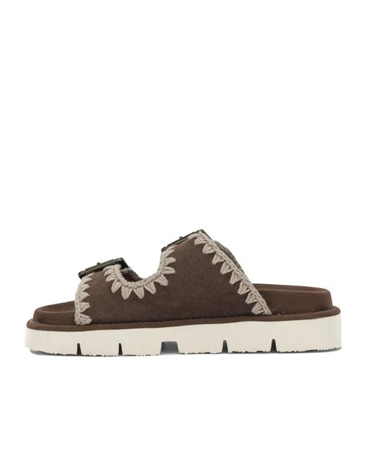 Mou Brown Round-Toe Flat Sandals