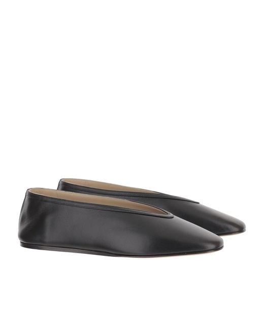 Le Monde Beryl Black Tapered Toe Leather Flat Shoes