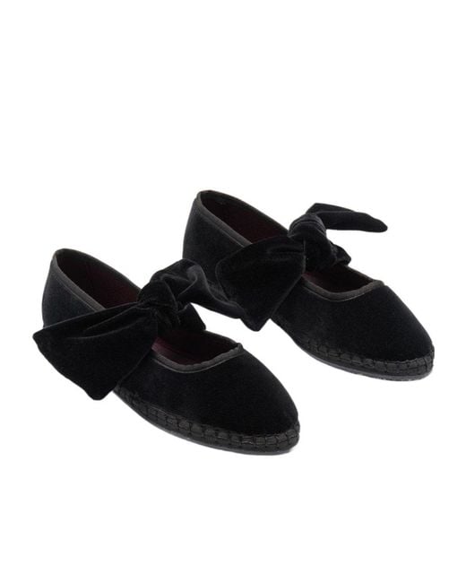 Ugg Black Solid Color Ankle Boots
