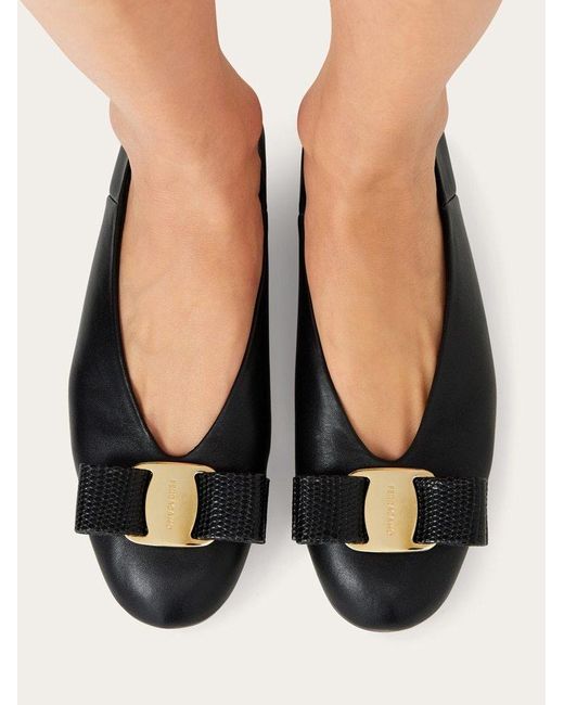 Ferragamo Black Ferragamo Round Toe Bow Detailed Ballet Flats