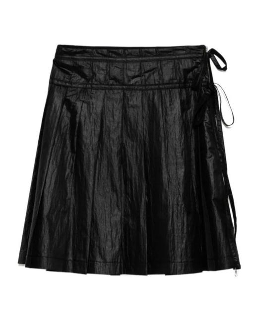 Low Classic Black Pleated Zipper Skirt