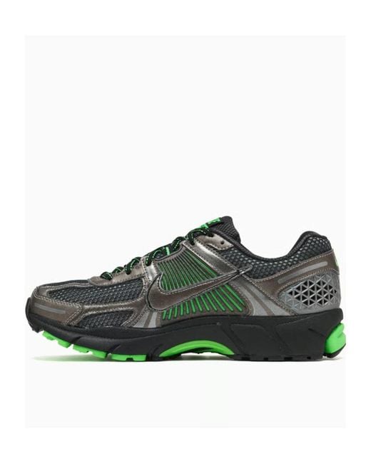 Nike Green Zoom Vomero 5 Se for men
