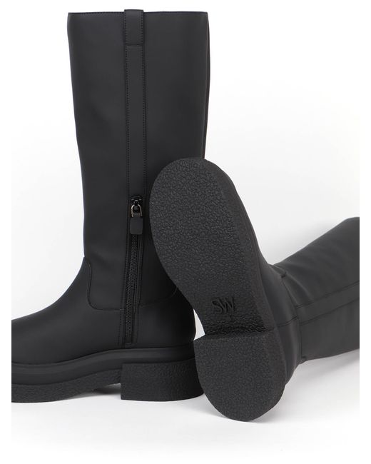 Stuart Weitzman Black Round Head Boots