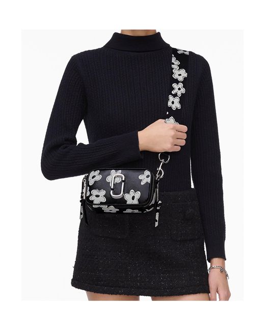 Marc Jacobs Black The Daisy Snapshot Shoulder Bag