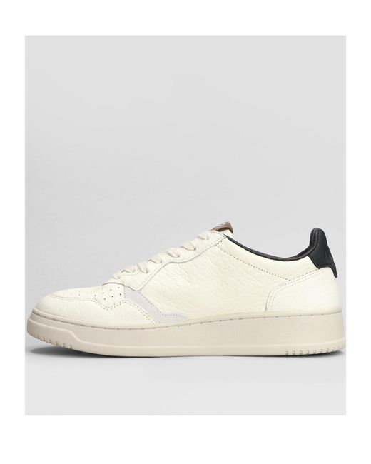 Autry Natural Medalist Low-Top Sneakers for men