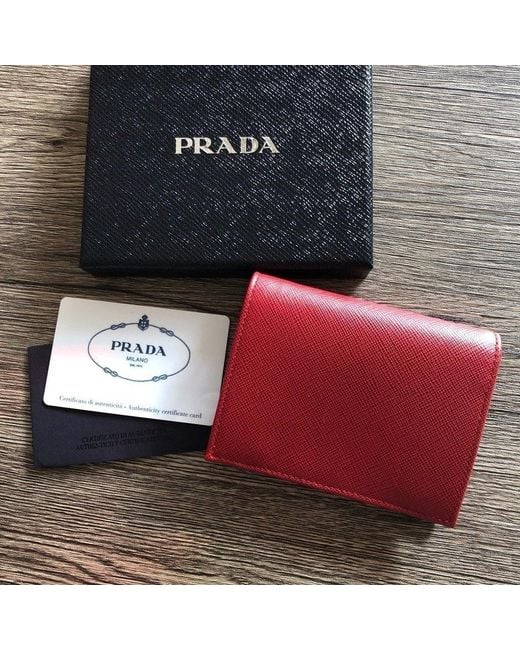 Prada Logo Compact Wallet in Red | Lyst