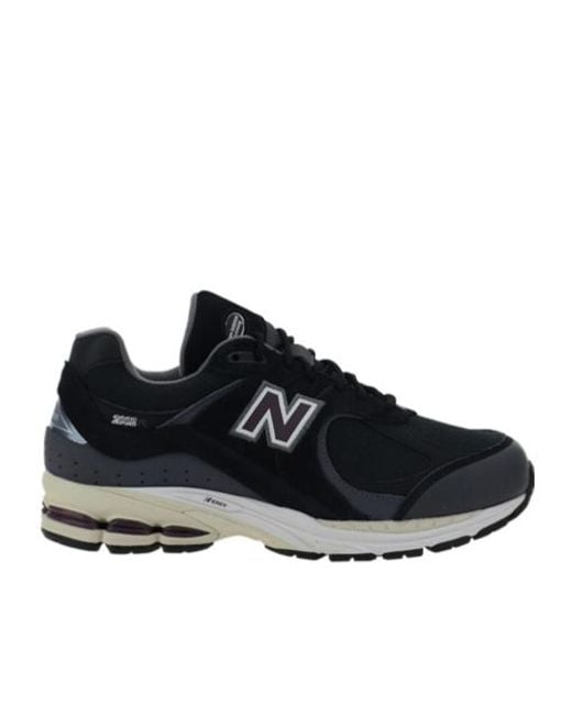 New Balance Black 2002R Lace-Up Sneakers for men
