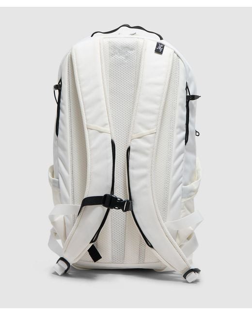 Arc'teryx White Mantis 16 Backpack (Arctic Silk