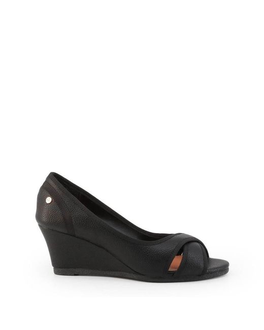 black round toe wedges