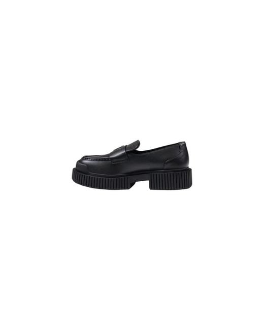 ARMANI EXCHANGE Black Leather Platform Pumps