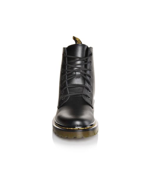 shoe carnival doc martens