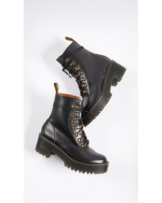 leona boot in black