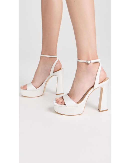 badgley mischka white pumps