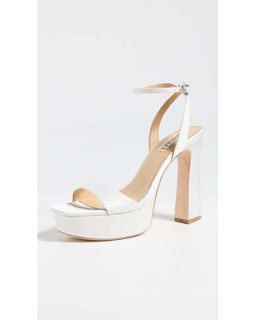 badgley mischka white pumps
