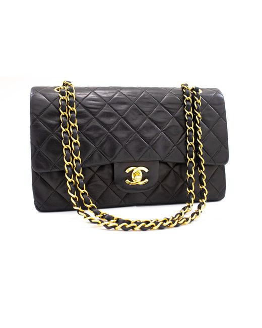 Chanel Double Flap Leather Shoulder Bag (pre-owned) in Black