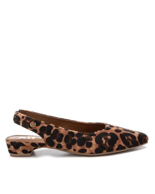 Xti Brown Flat Shoes