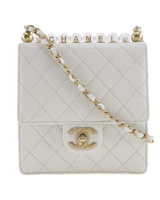 Chanel White Ivory Bag Leather Shoulder Bag (pre-owned)