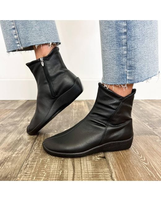 Arcopedico Black L19 Bootie