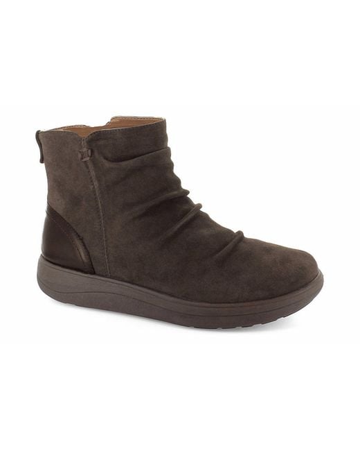 Strive Black Tempo Boots