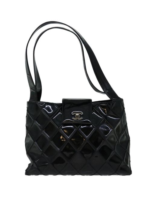 Chanel Black Quilted Patent Leather Shoulder Bag (pre-owned)