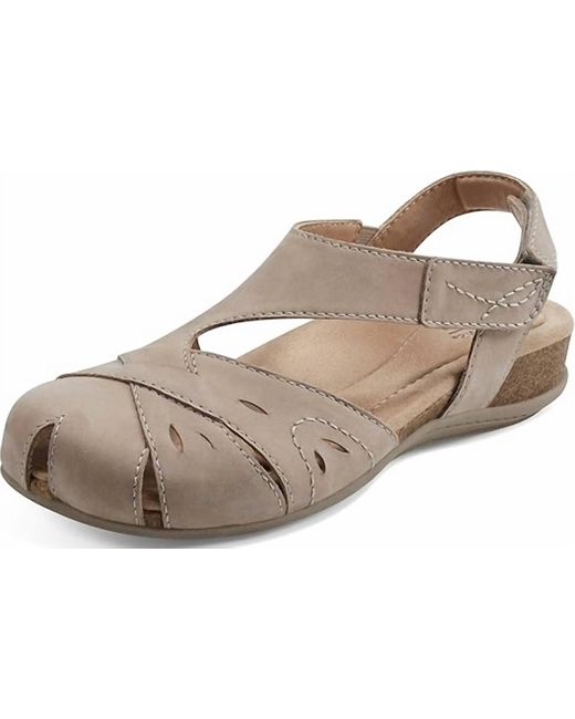 Earth Brown Birdine Casual Round Toe Slip-On