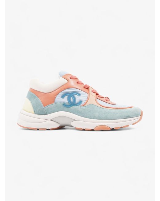 Chanel White Cc Runners Light / Suede