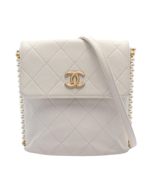 Chanel White Matelasse Fake Pearl Shoulder Bag Shoulder Bag Leather Gold Hardware