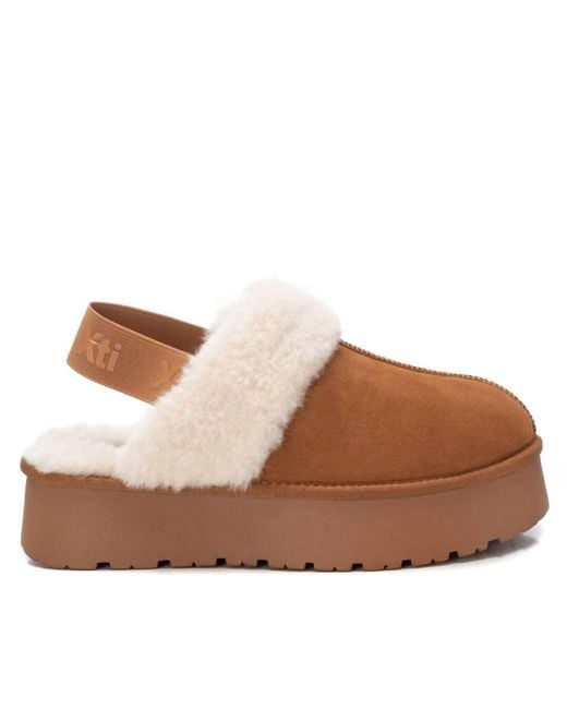 Xti Brown Winter Clogs
