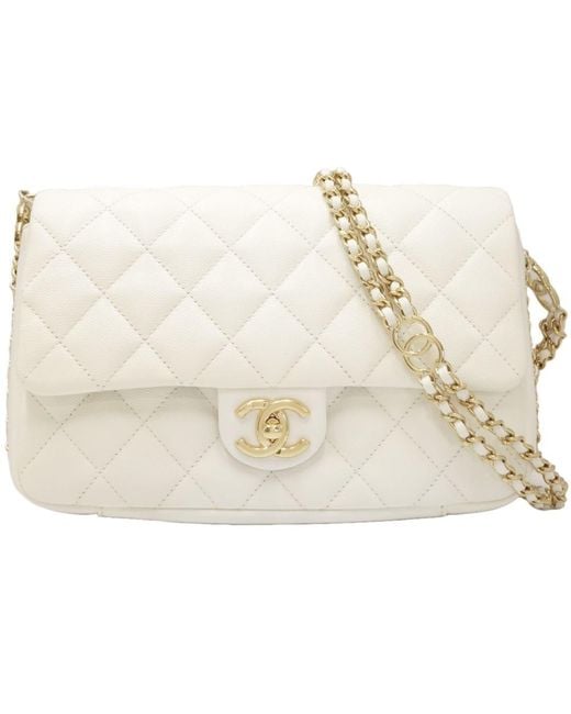 Chanel White Timeless Leather Shoulder Bag (pre-owned)