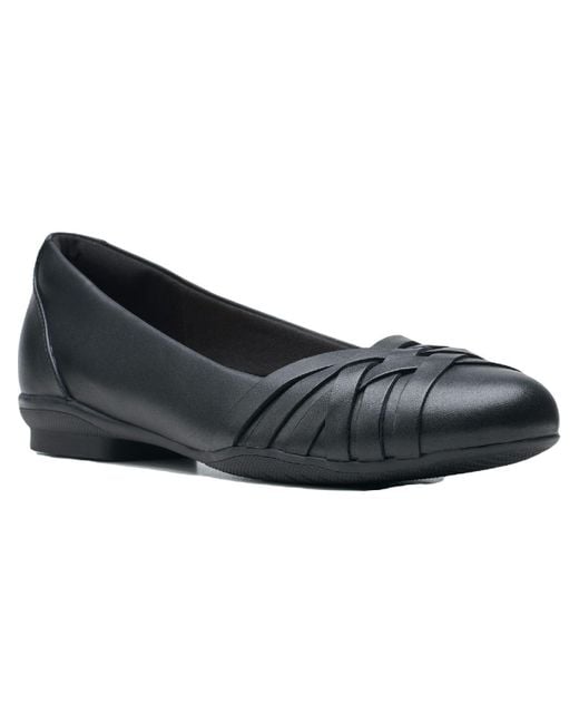 Clarks woven sale leather flats