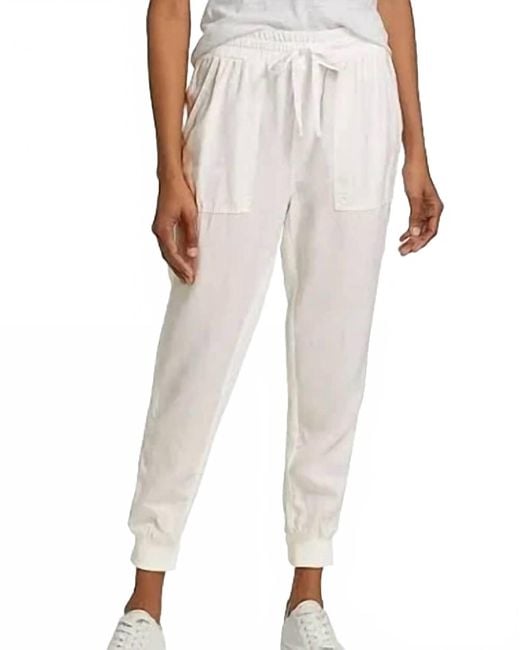Splendid White Lakeside Jogger