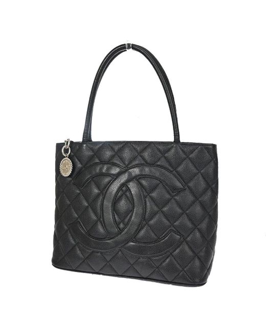 Chanel Medaillon Leather Shoulder Bag (preowned) in Black Lyst
