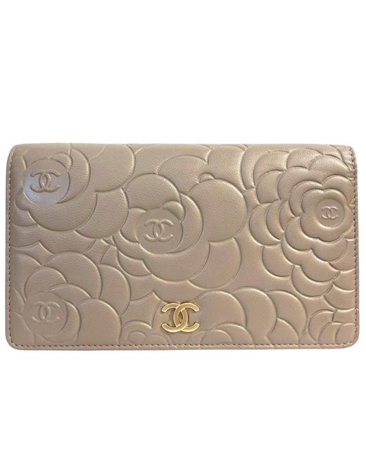Chanel Natural Camellia Leather Wallet (pre-owned)