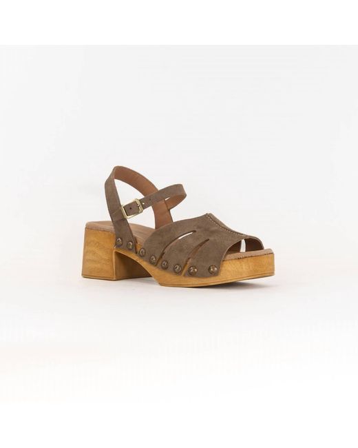 Eric Michael Brown Simone Sandal