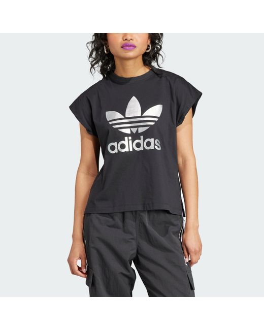 adidas trefoil big logo