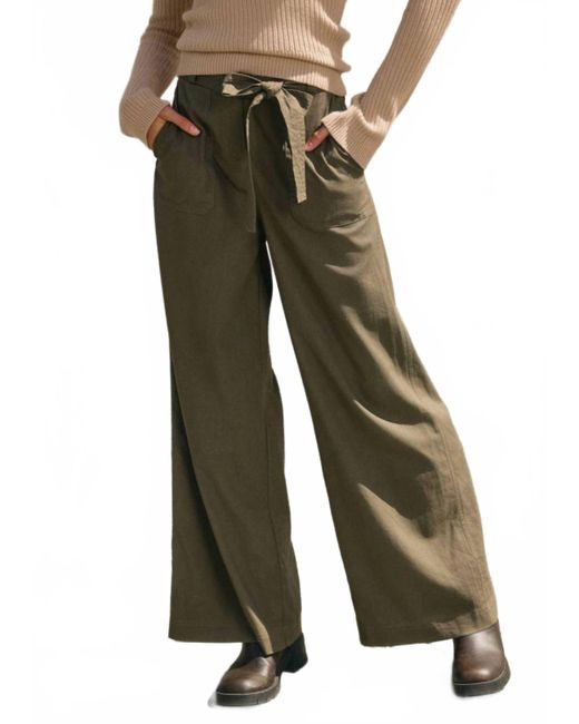 Dress Forum Women's Green Wide Leg Belted Pants